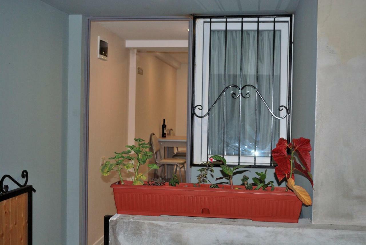 Nikas Apartment Tbilisi Ngoại thất bức ảnh