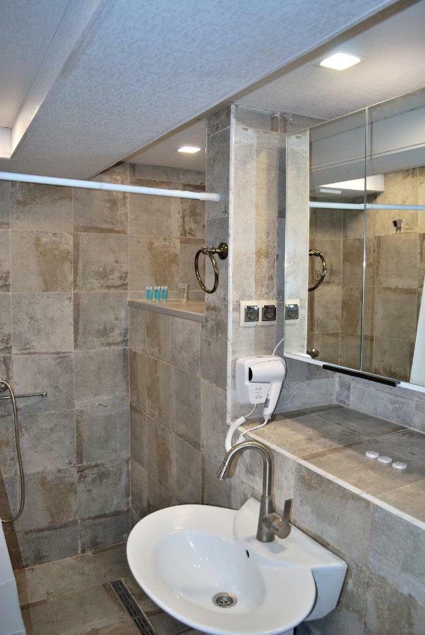 Nikas Apartment Tbilisi Ngoại thất bức ảnh