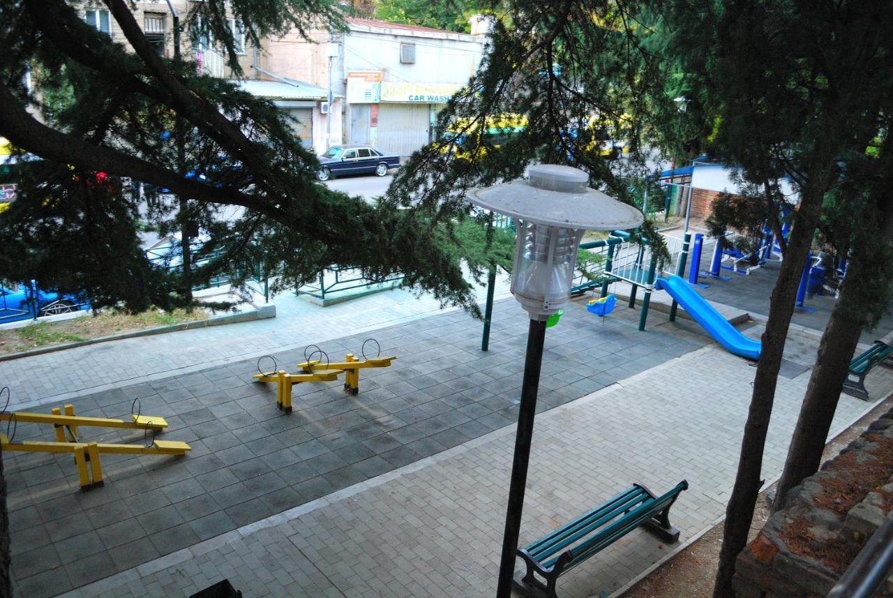 Nikas Apartment Tbilisi Ngoại thất bức ảnh